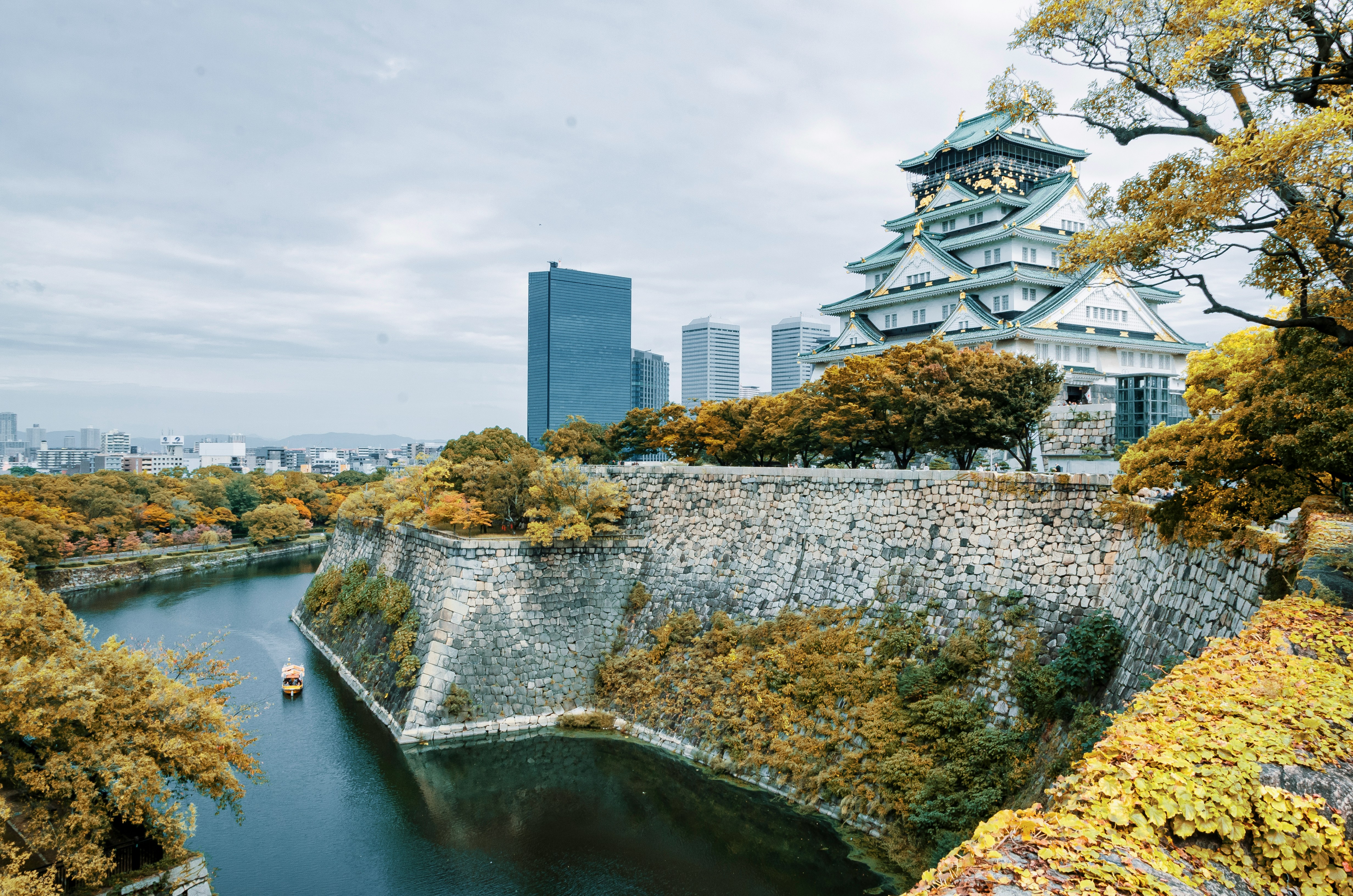 The magnificent keep of Osaka Castle.